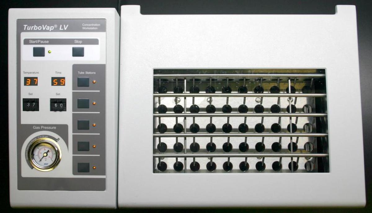 Used BIOTAGE TURBOVAP LV EVAPORATOR CONCENTRATION WORKSTATION WITH RACK