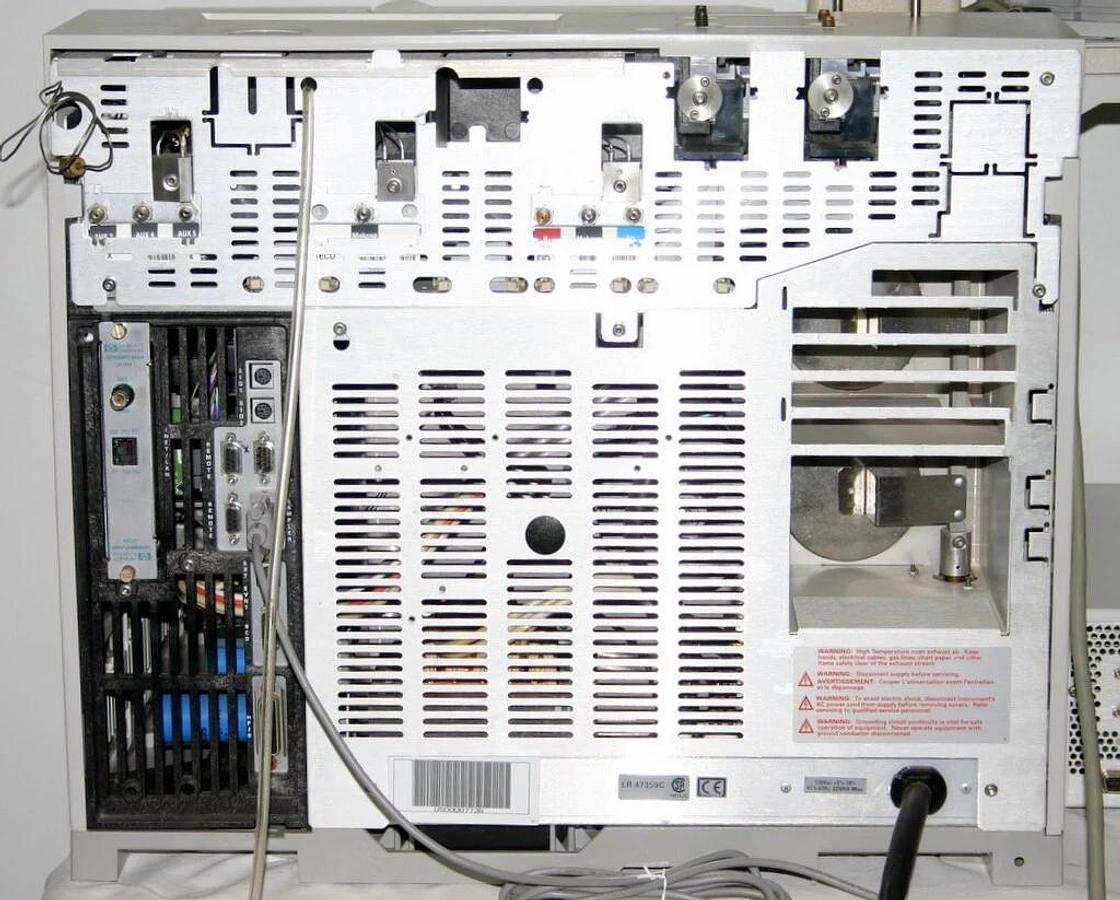Used HEWLETT PACKARD AGILENT 6890 SERIES GAS CHROMATOGRAPH, INJECTOR & SAMPLE TRAY