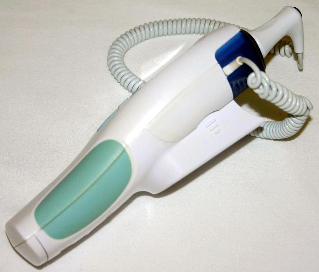 Used WELCH ALLYN DIGITAL ELECTRONIC THERMOMETER SURETEMP PLUS 690, MODEL 01690-000