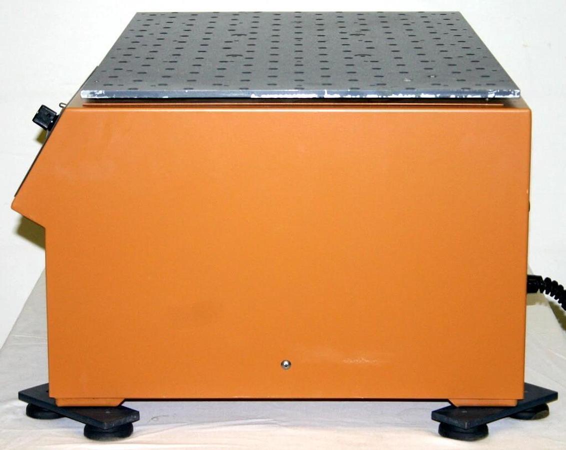 NEW BRUNSWICK SCIENTIFIC DIGITAL GYROTORY PLATFORM SHAKER, MODEL G-10