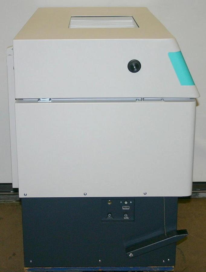NEW BRUNSWICK SCIENTIFIC EPPENDORF REFRIGERATED INCUBATOR SHAKER, MODEL I2500KC