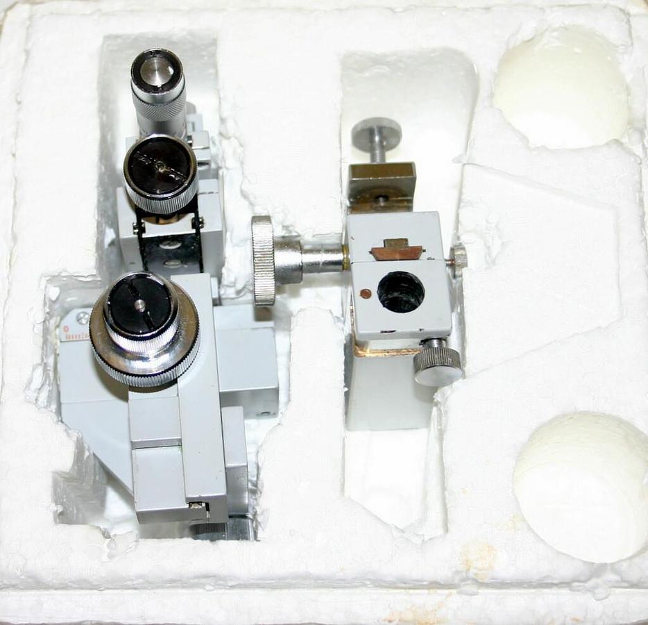 WORLD PRECISION INSTRUMENTS WPI MICROMANIPULATOR, MODEL TAURUSR (RIGHT-HANDED)