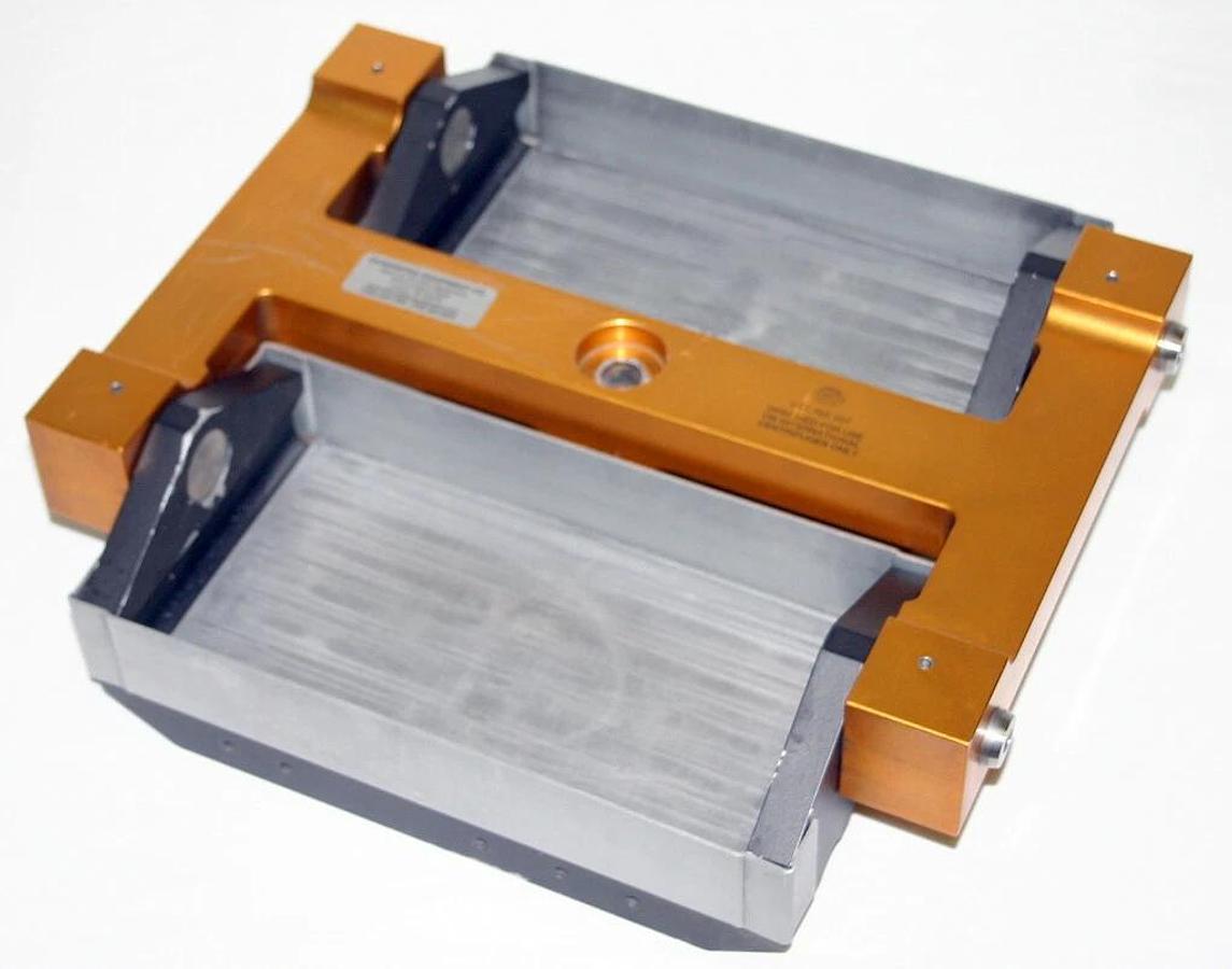 Used IEC LINEAR RACK SWINGING BUCKET MICROPLATE ROTOR, MODEL 227