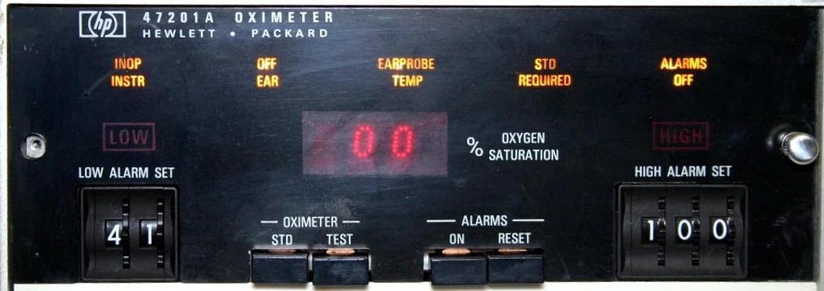 Used HEWLETT PACKARD 8-WAVELENGTH EAR OXIMETER, MODEL 47201A