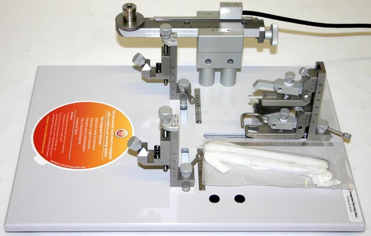 STOELTING 51500D NEW STANDARD DIGITAL RAT & MOUSE STEREOTAXIC BASE ONLY