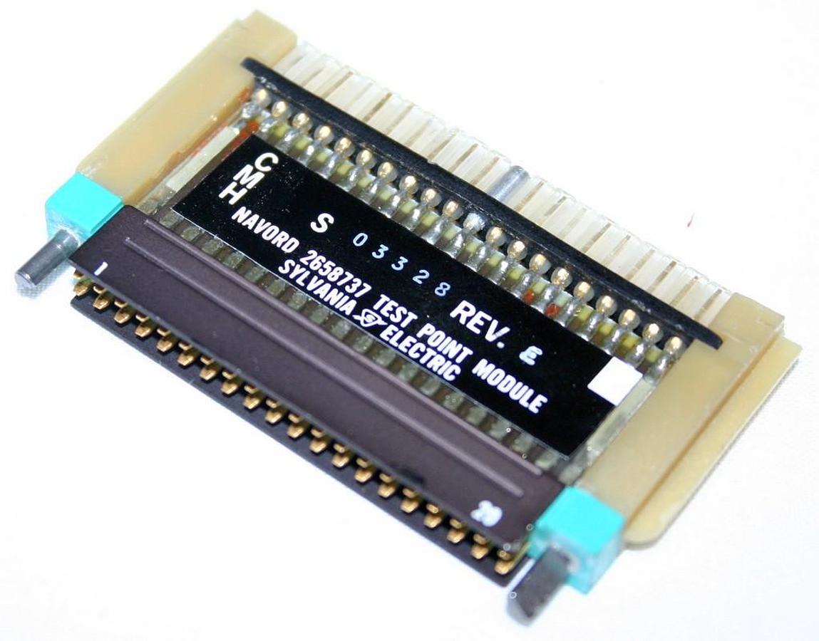Used SYLVANIA ELECTRIC NAVORD 2658737, 40 PIN TEST POINT MODULE