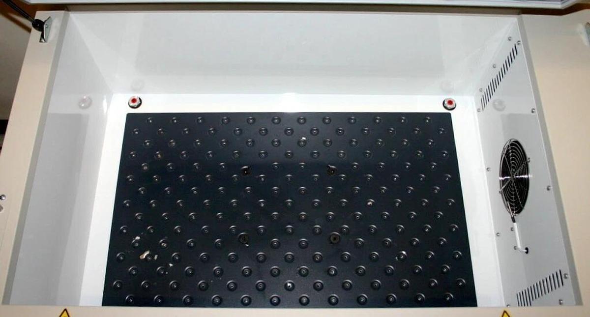 NEW BRUNSWICK SCIENTIFIC EPPENDORF REFRIGERATED INCUBATOR SHAKER, MODEL I2500KC