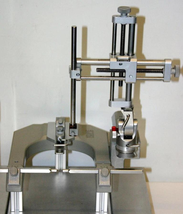 KOPF SMALL ANIMAL STEREOTAXIC INSTRUMENT, MODEL 900 WITH GUINEA PIG ADAPTOR