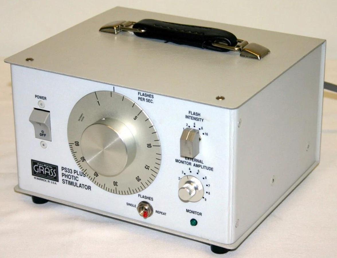 Used ASTRO-MED GRASS PHOTIC STIMULATOR, MODEL PS33 PLUS