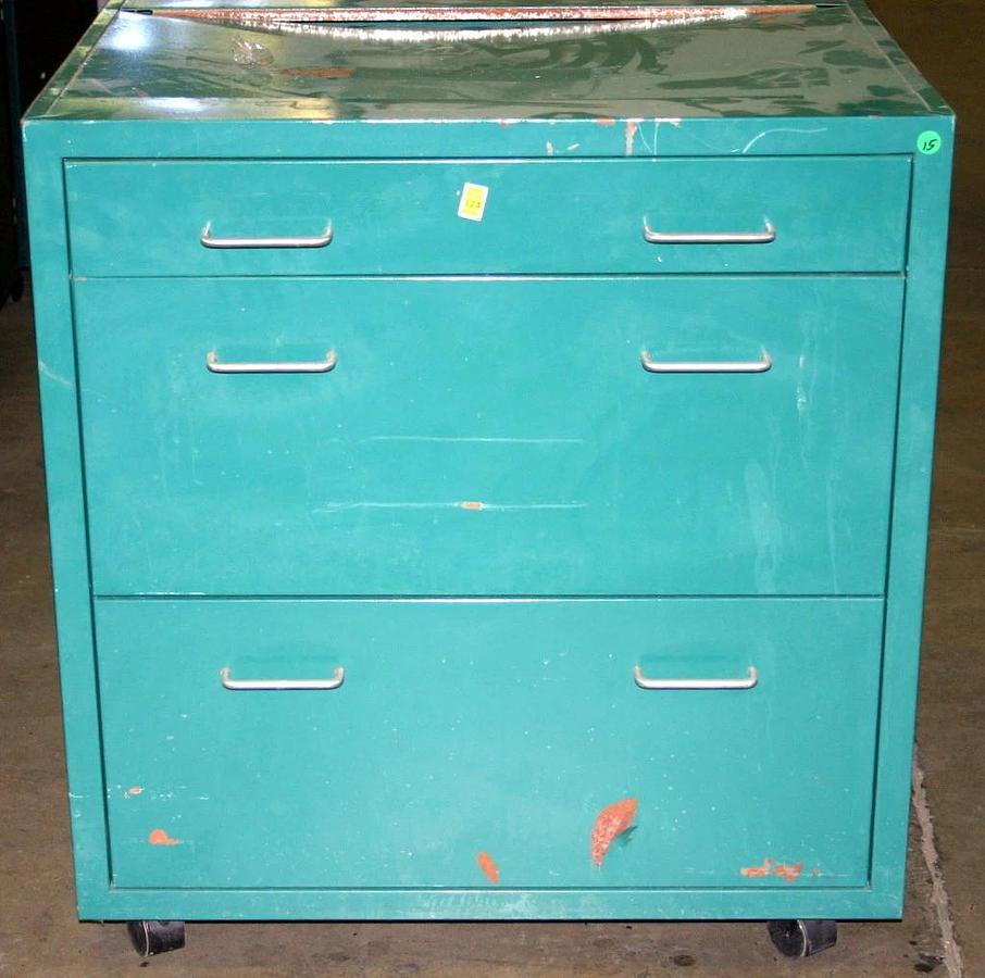 Used LF SYSTEMS LABORATORY CABINETS, CASEWORK, 48.5 FEET, $125 PER FOOT, HAMILTON