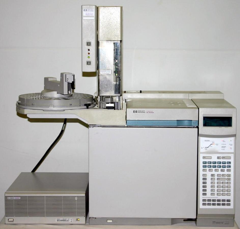 Used HEWLETT PACKARD AGILENT 6890 SERIES GAS CHROMATOGRAPH, INJECTOR & SAMPLE TRAY