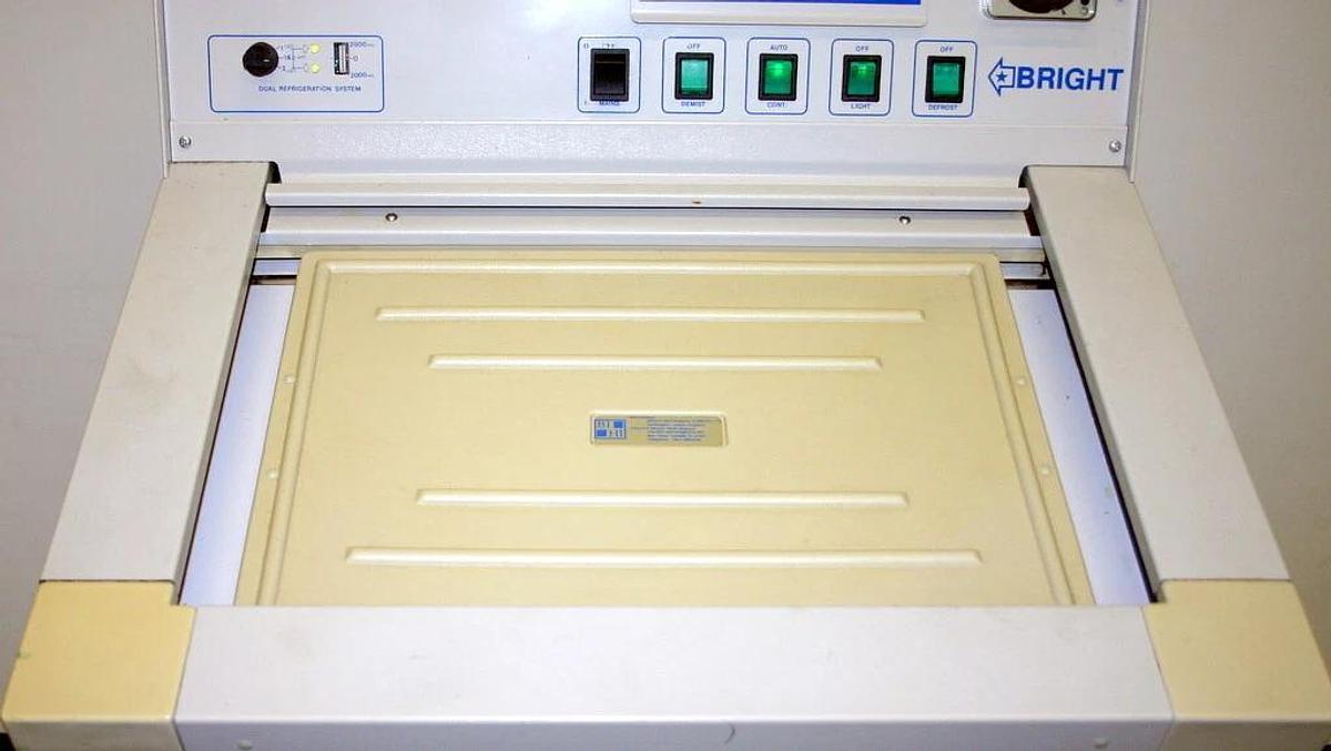 Used BRIGHT HACKER CRYOSTATS, MODEL OTF