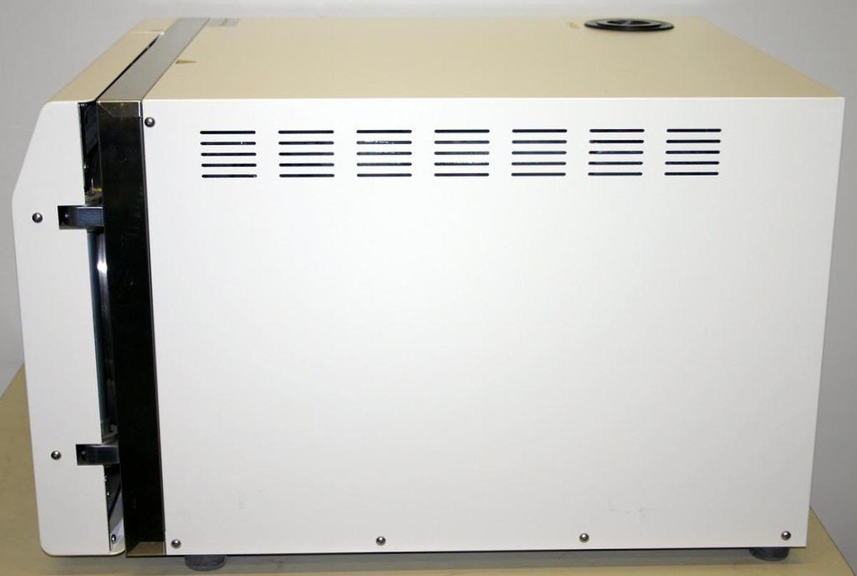 Used FISHER SCIENTIFIC AUTOMATIC STEAM AUTOCLAVE STERILIZER, MODEL STERILELITE 40