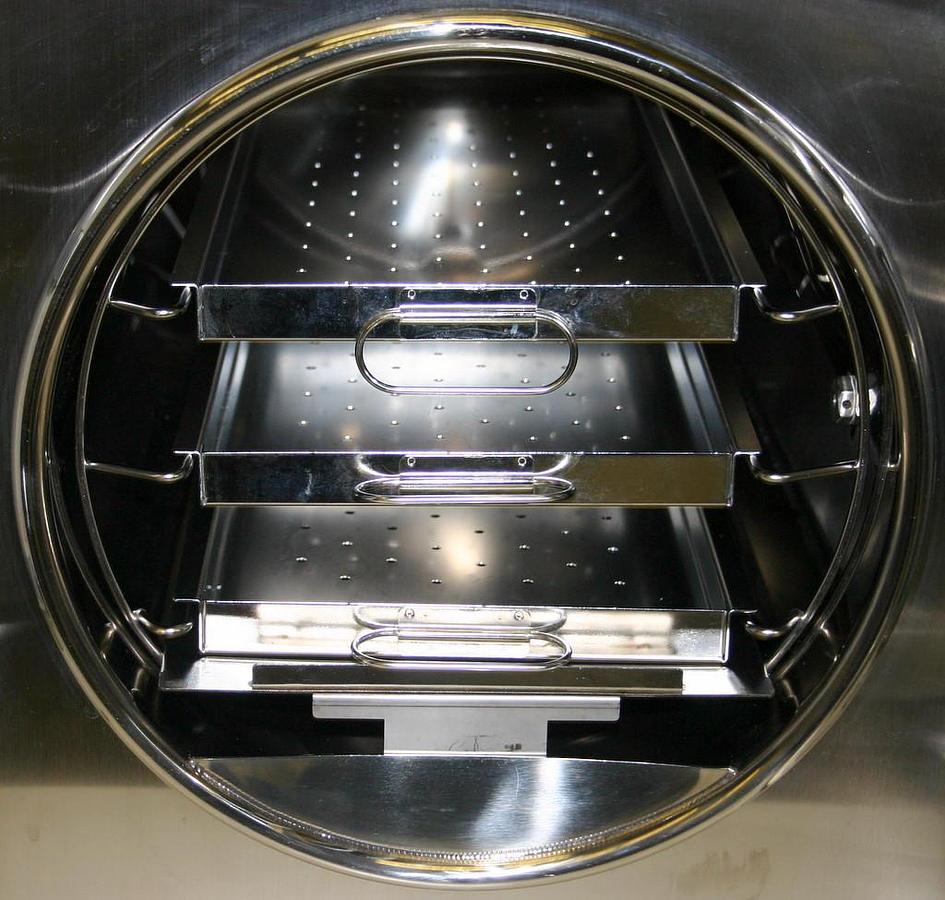 Used FISHER SCIENTIFIC AUTOMATIC STEAM AUTOCLAVE STERILIZER, MODEL STERILELITE 40