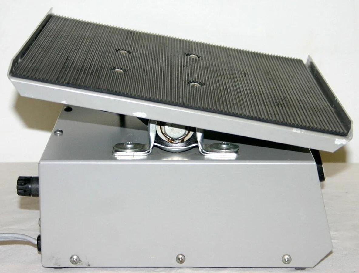 Used VWR VARIABLE SPEED ROCKING PLATFORM, MODEL 100