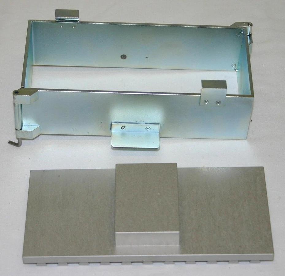 LEICA SPECIMEN STAGE 0022 50105 WITH EMBEDDING FRAME 0022 50126, 80 x 180 x 60MM