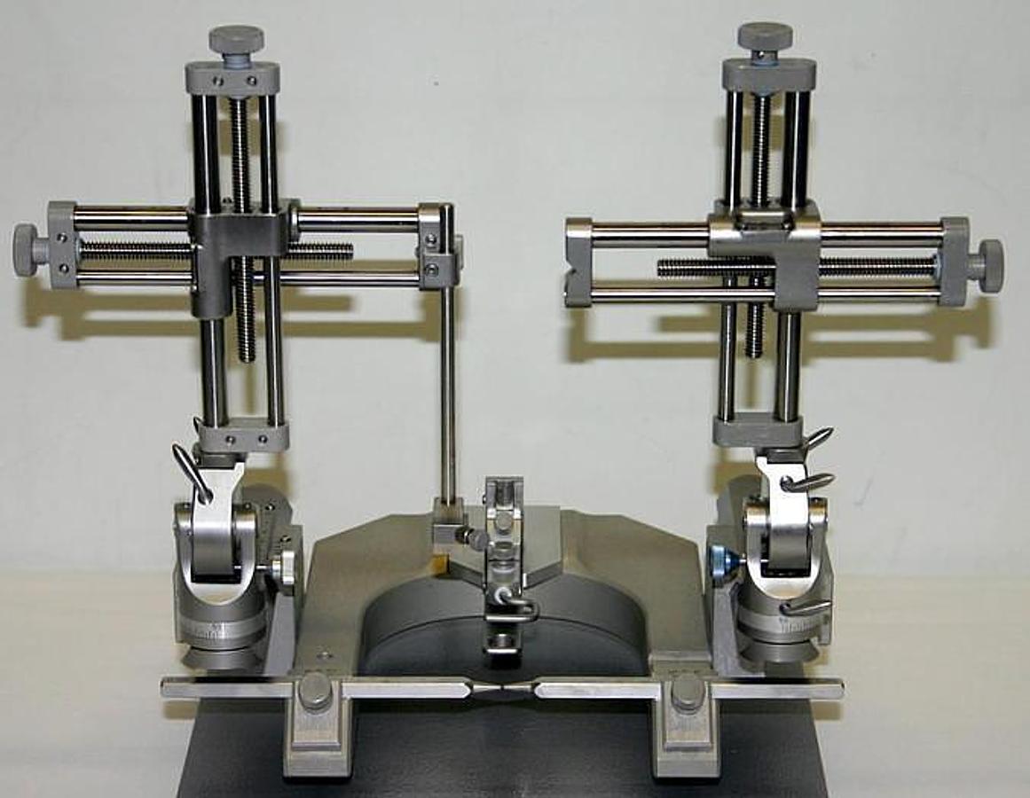 Used KOPF DKI DUAL SMALL ANIMAL STEREOTAXIC INSTRUMENT 902
