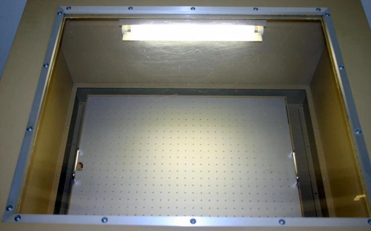 INFORS HT LARGE CAPACITY INCUBATOR SHAKER, MODEL RC-T, UV DECON & FLUORESCENT