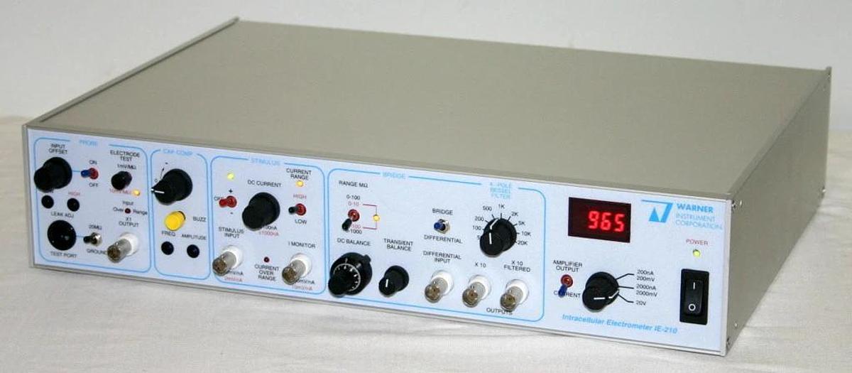 WARNER INSTRUMENTS INTRACELLULAR ELECTROMETER, MODEL IE-210, Cat. # 640039