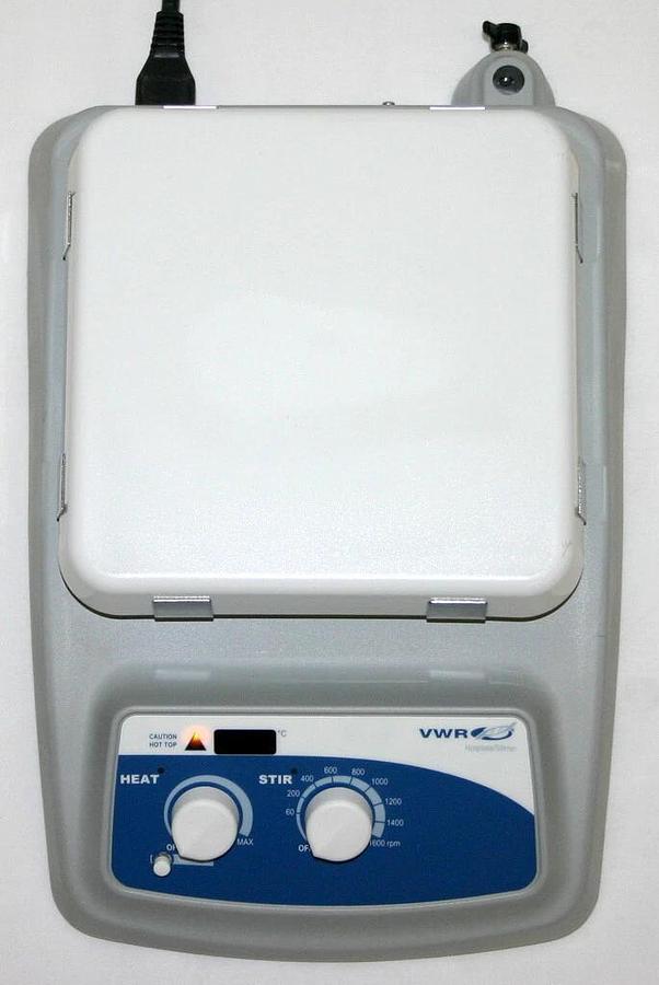 VWR ADVANCED HOT PLATE STIRRER, MODEL NO97042-642, CERAMIC TOP PLATE 7" X 7"