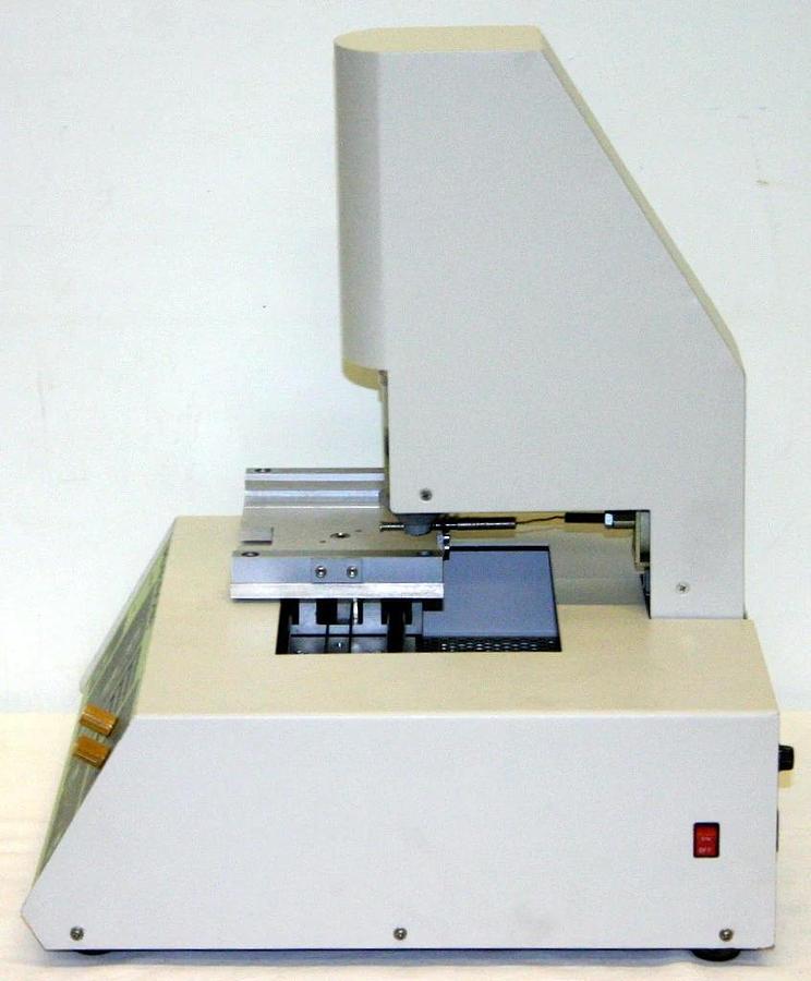 Used HAMPTON RESEARCH GREASE MACHINE, MODEL L-100 FOR 24 WELL CRYSTALLIZATION PLATES