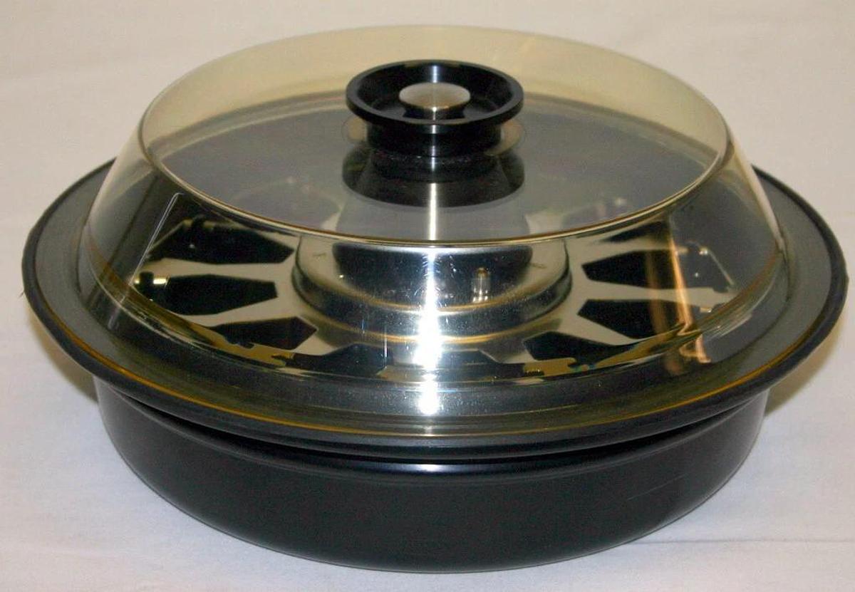 Used THERMO SCIENTIFIC SHANDON CYTOCENTRIFUGE, MODEL CYTOSPIN 4 WITH ROTOR