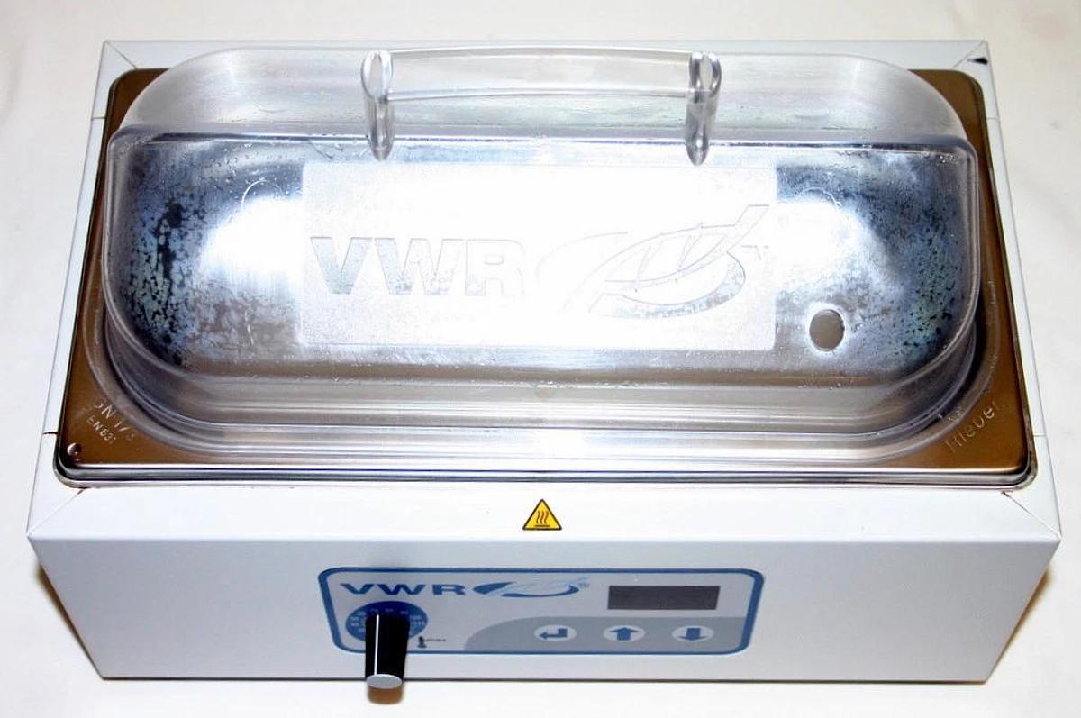 Used VWR DIGITAL WATER BATH, CATALOG # 89032-212, 2L CAPACITY