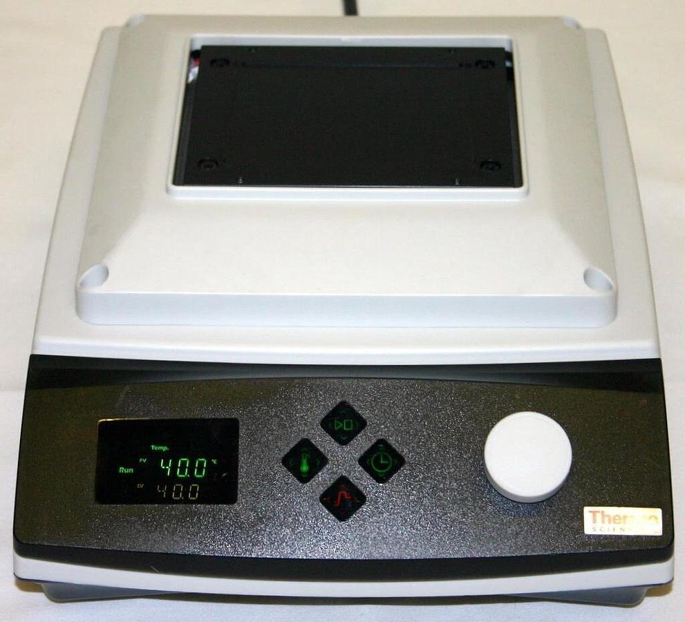THERMO SCIENTIFIC DIGITAL HEATING SHAKING DRYBATH, MODEL 88880027