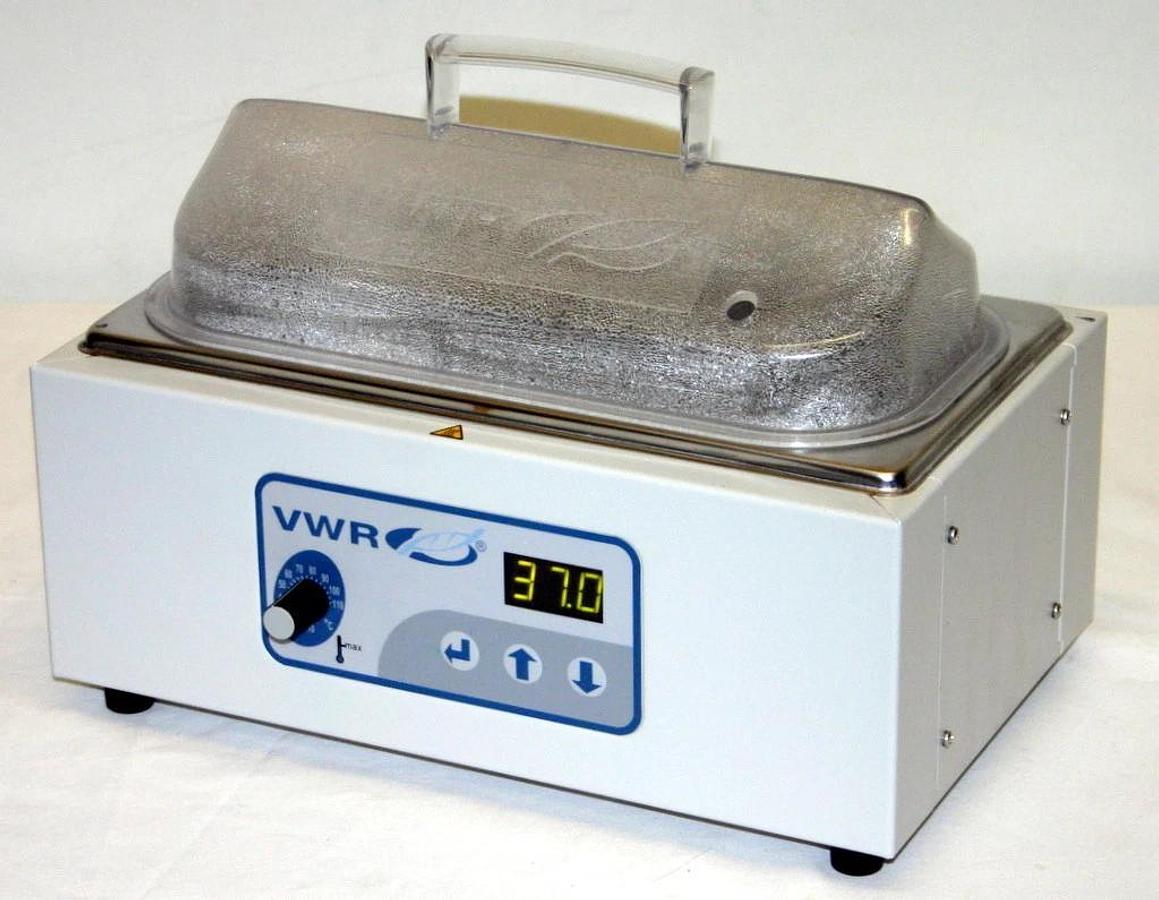 Used VWR DIGITAL WATER BATH, CATALOG # 89032-212, 2L CAPACITY