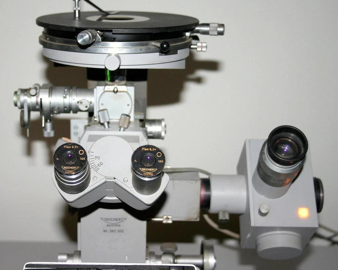Used REICHERT UNIVERSAL METALLURGICAL CAMERA MICROSCOPE, MODEL MEF2, OPTICAL BENCH