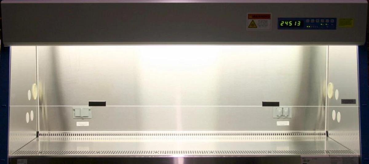 Used THERMO SCIENTIFIC 1377 CLASS II, A2, 6' BIOLOGICAL SAFETY CABINET, 1300 SERIES