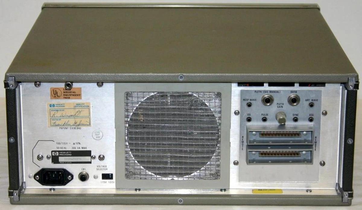 Used HEWLETT PACKARD 8-WAVELENGTH EAR OXIMETER, MODEL 47201A