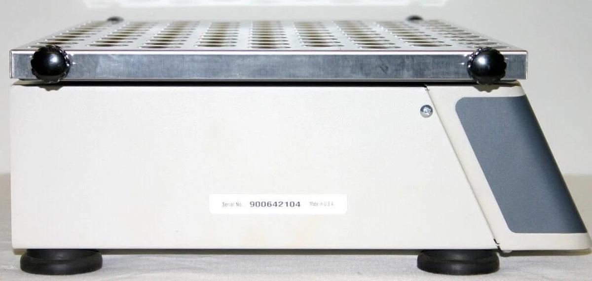 NEW BRUNSWICK EPPENDORF DIGITAL GYROTORY PLATFORM SHAKER, MODEL INNOVA 2050