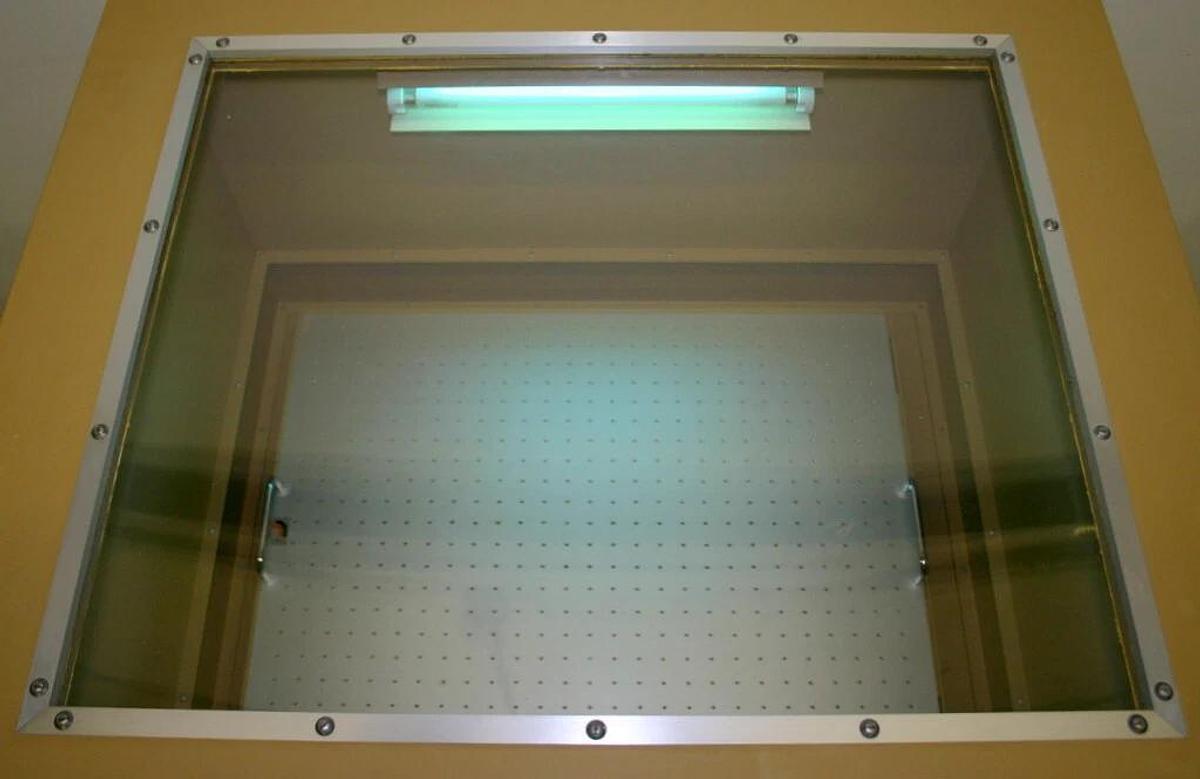 INFORS HT LARGE CAPACITY INCUBATOR SHAKER, MODEL RC-T, UV DECON & FLUORESCENT