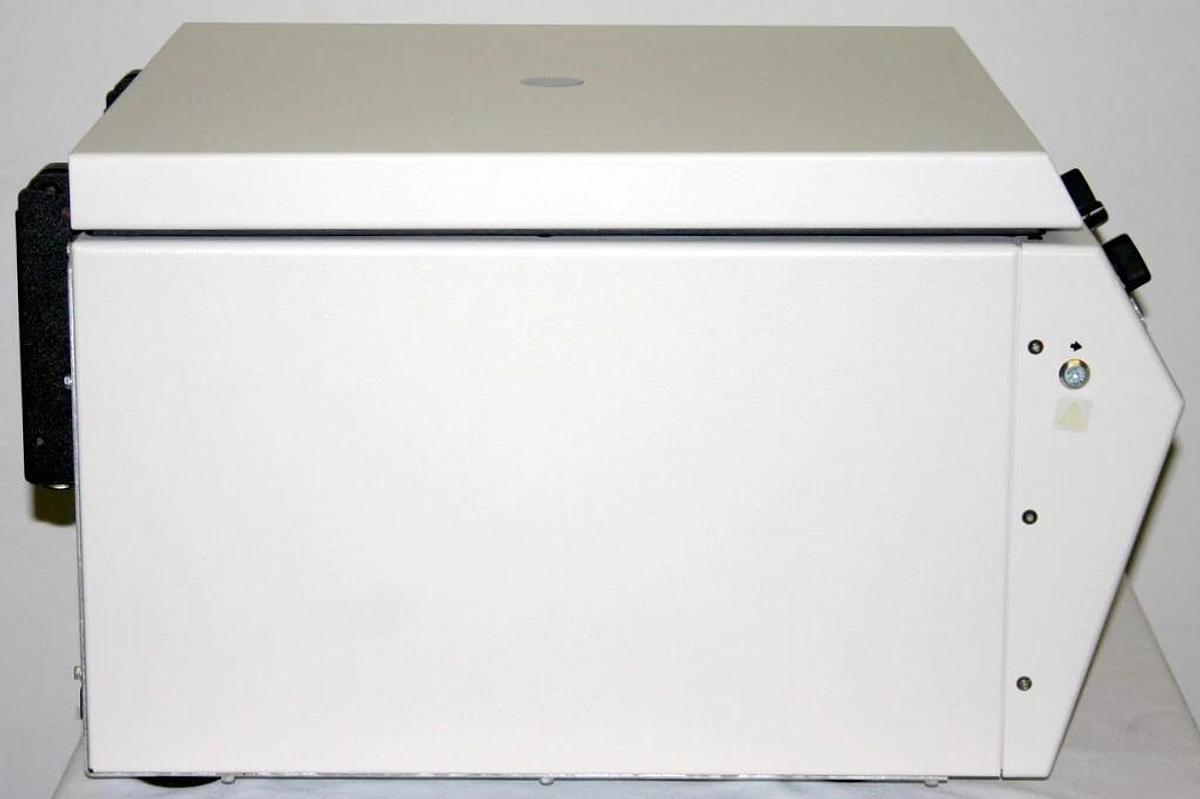 Used BECKMAN COULTER CENTRIFUGE, MODEL ALLEGRA-6R WITH GH-3.8 ROTOR AND BUCKETS