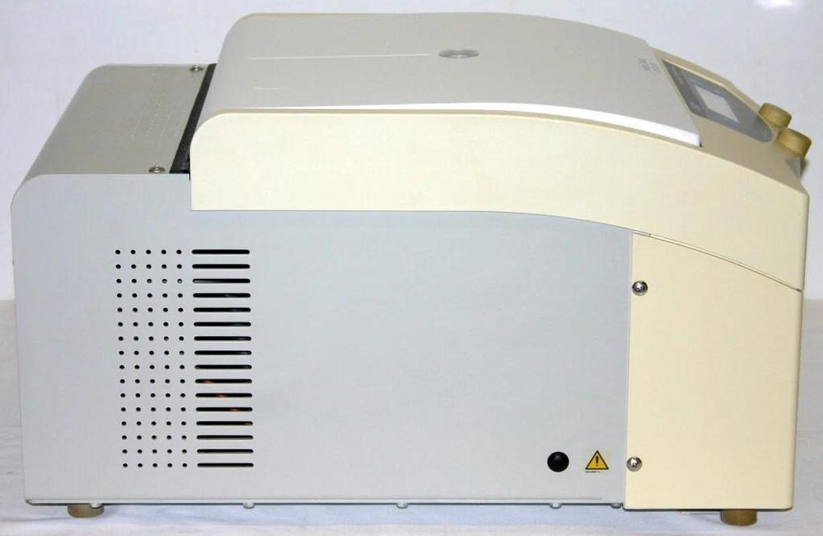 Used BECKMAN COULTER REFRIGERATED MICROCENTRIFUGE, MODEL MICROFUGE 22R