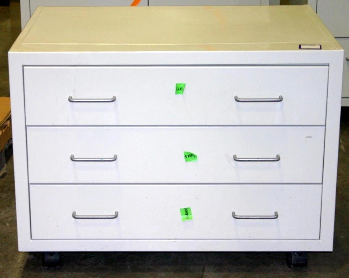 Used LF SYSTEMS LABORATORY CABINETS, CASEWORK, INCLUDES WHEELS