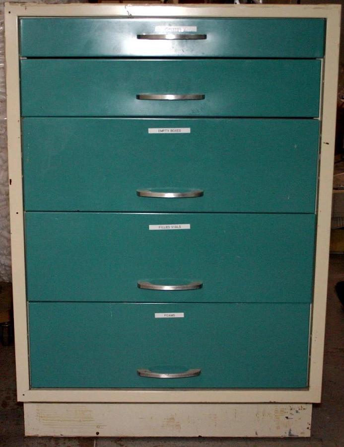 Used HAMILTON KEWAUNEE LABORATORY CABINETS, CASEWORK 74 FEET, $120 PER FOOT
