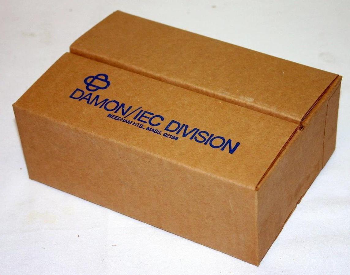 Used IEC TRUNNION CARRIERS, MODEL 381, ONE BOX OF FOUR, TUBE CAPACITY: 8 X 3 TO 5 ML