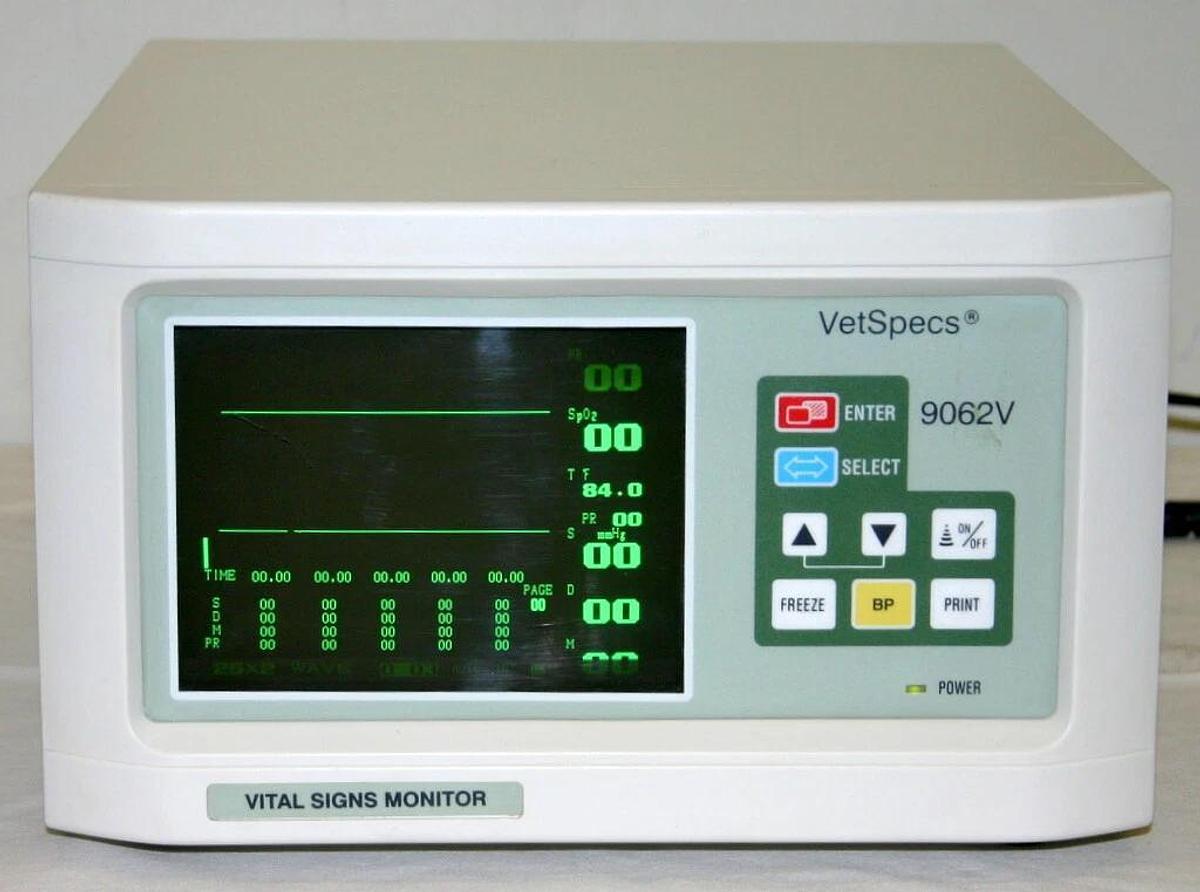 Used VETSPECS MEDICAL SYSTEMS, INC. VETERINARY VITAL SIGNS MONITOR, MODEL 9062V