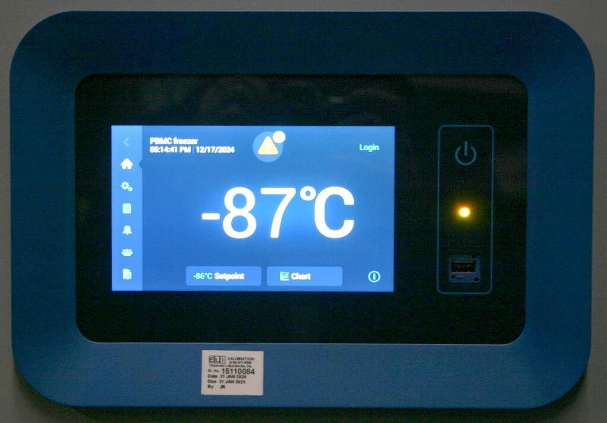 THERMO SCIENTIFIC FORMA 8900 SERIES -86 ULTRA-LOW FREEZER, MODEL 8940086A