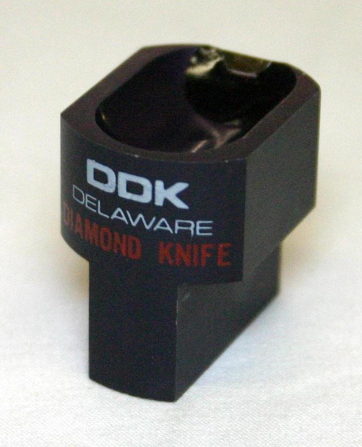 Used DELAWARE DIAMOND KNIFE FOR ULTRAMICROTOMY TYPE SU 4.5MM LENGTH 45 DEGREE ANGLE