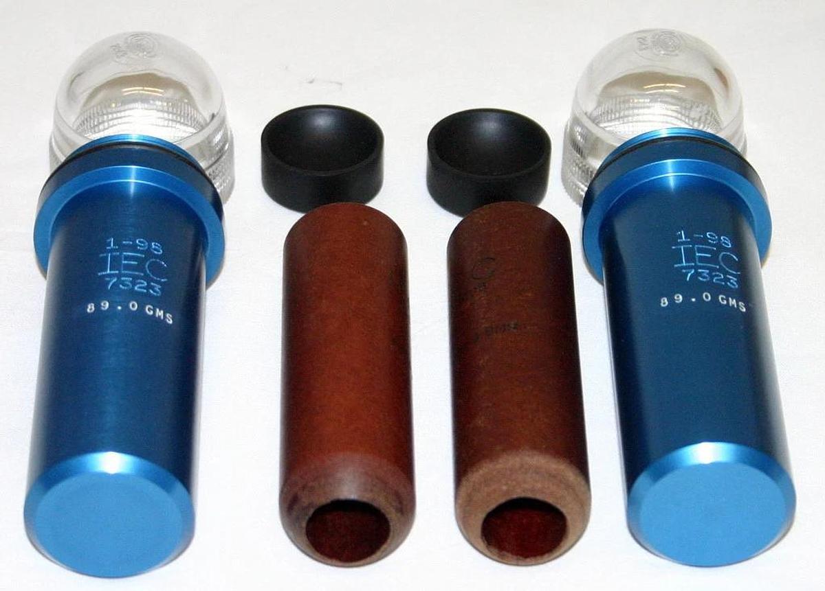 Used IEC SEALED SHIELDS, MODEL 7323, TUBE CAPACITY 15 ML, MATCHED WEIGHTS