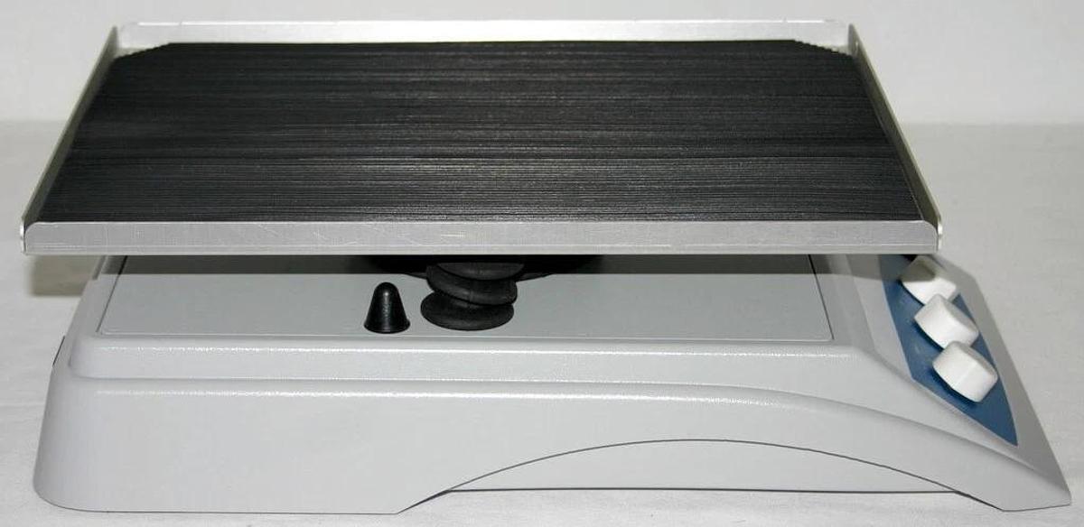 VWR ANALOG ROCKING PLATFORM SHAKER, MODEL 10127-872