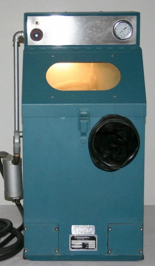 Used HOWMEDICA SHELL & SANDBLASTER, MODEL 4781