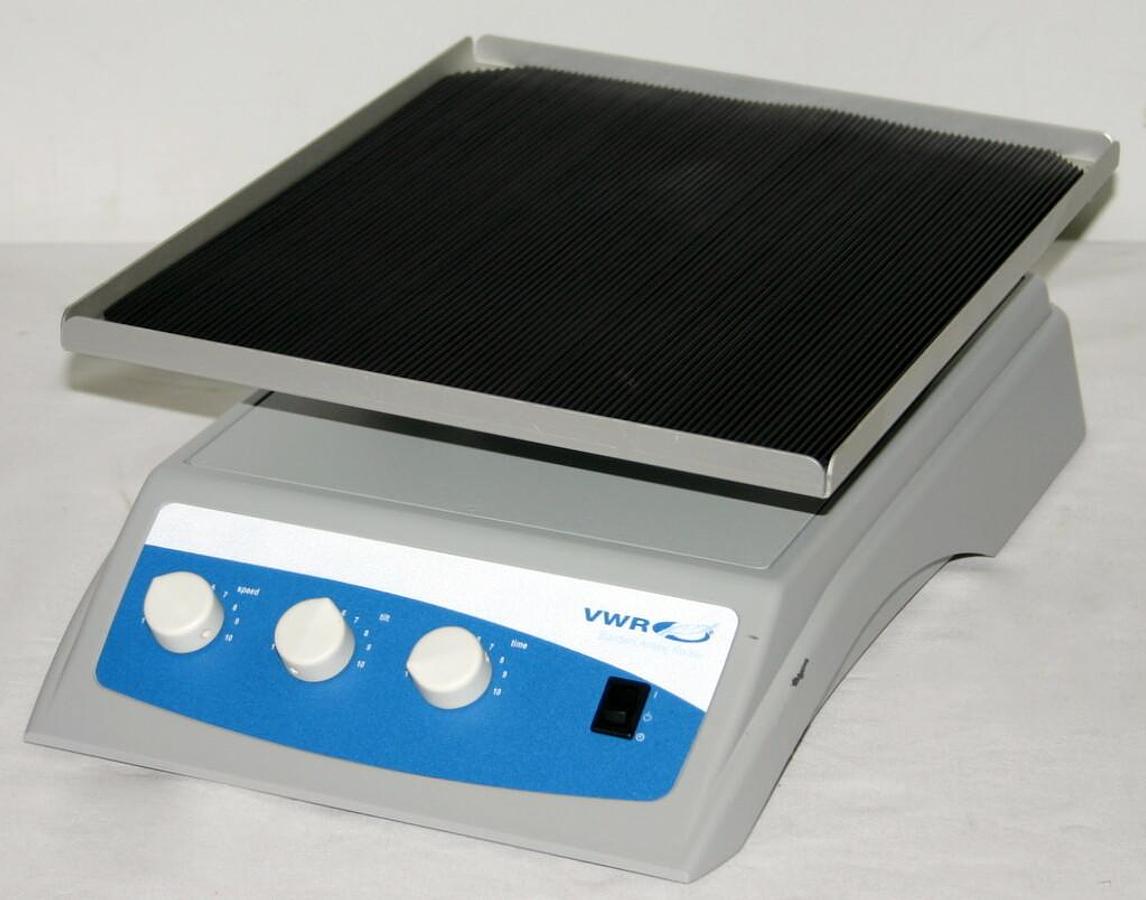 VWR ANALOG ROCKING PLATFORM SHAKER, MODEL 10127-872