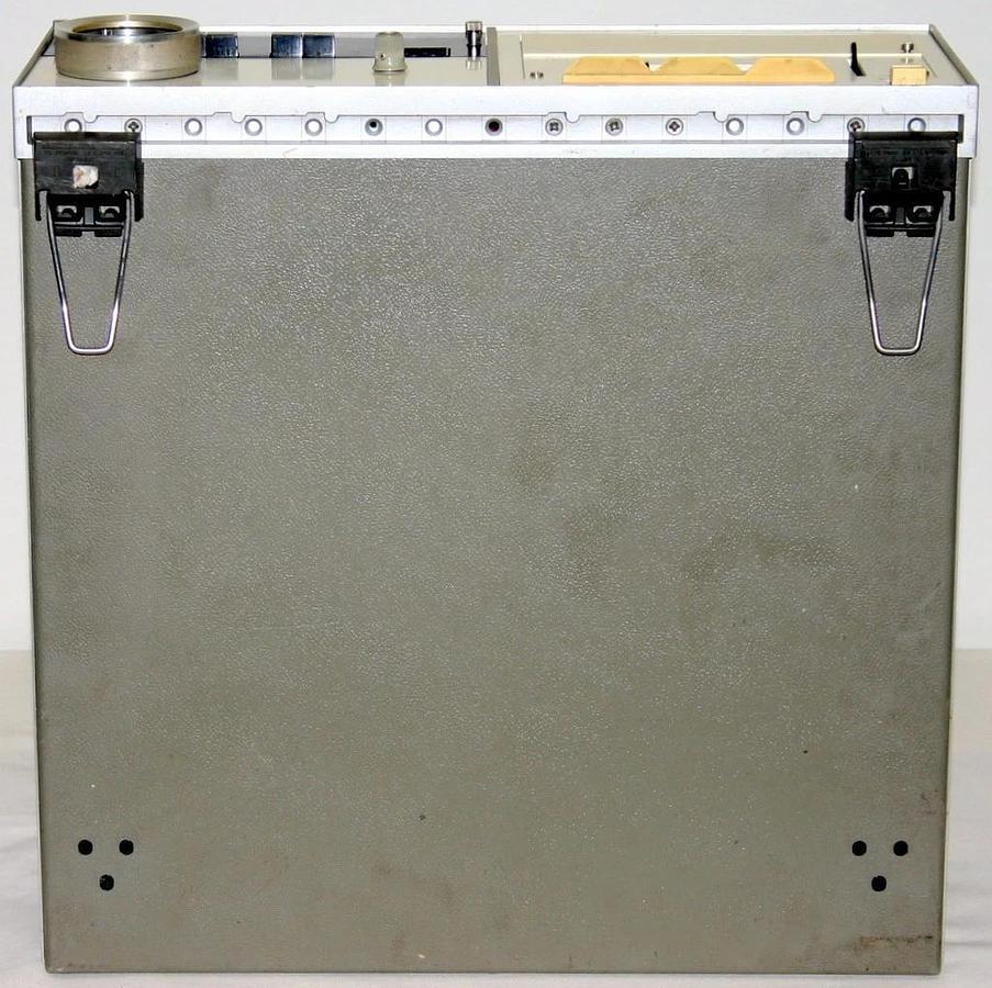 Used HEWLETT PACKARD 8-WAVELENGTH EAR OXIMETER, MODEL 47201A