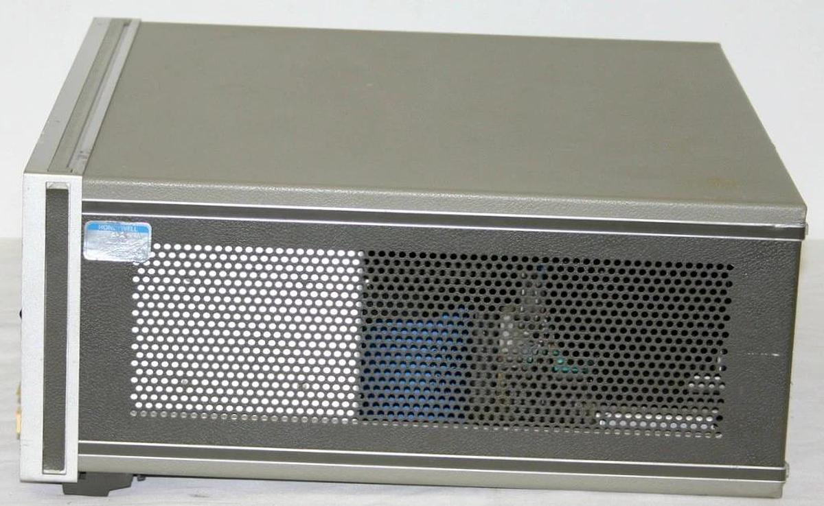 Used HEWLETT PACKARD 8-WAVELENGTH EAR OXIMETER, MODEL 47201A