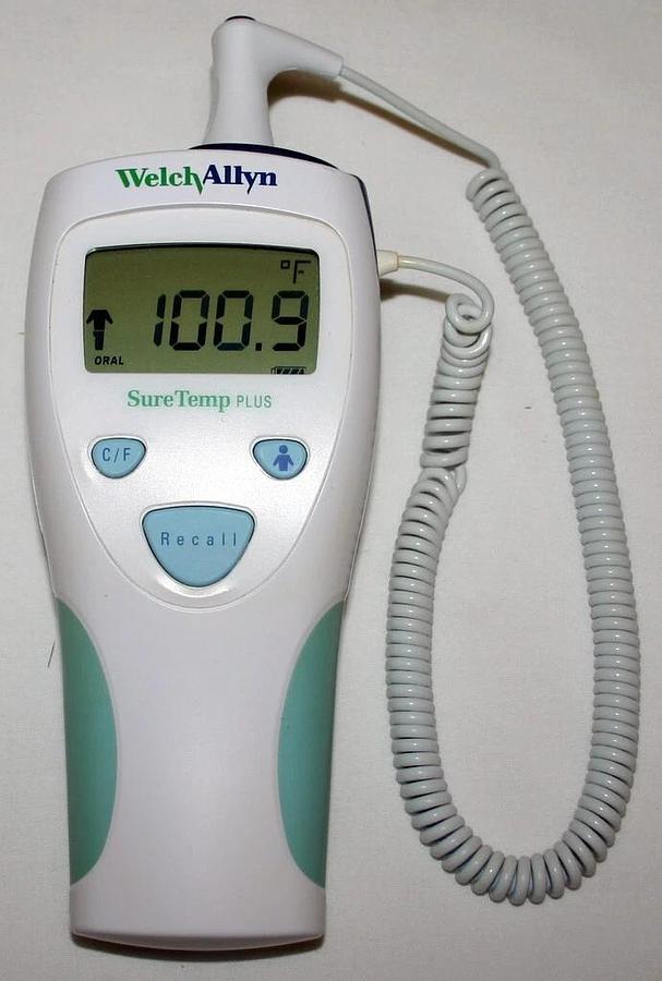 Used WELCH ALLYN DIGITAL ELECTRONIC THERMOMETER SURETEMP PLUS 690, MODEL 01690-000