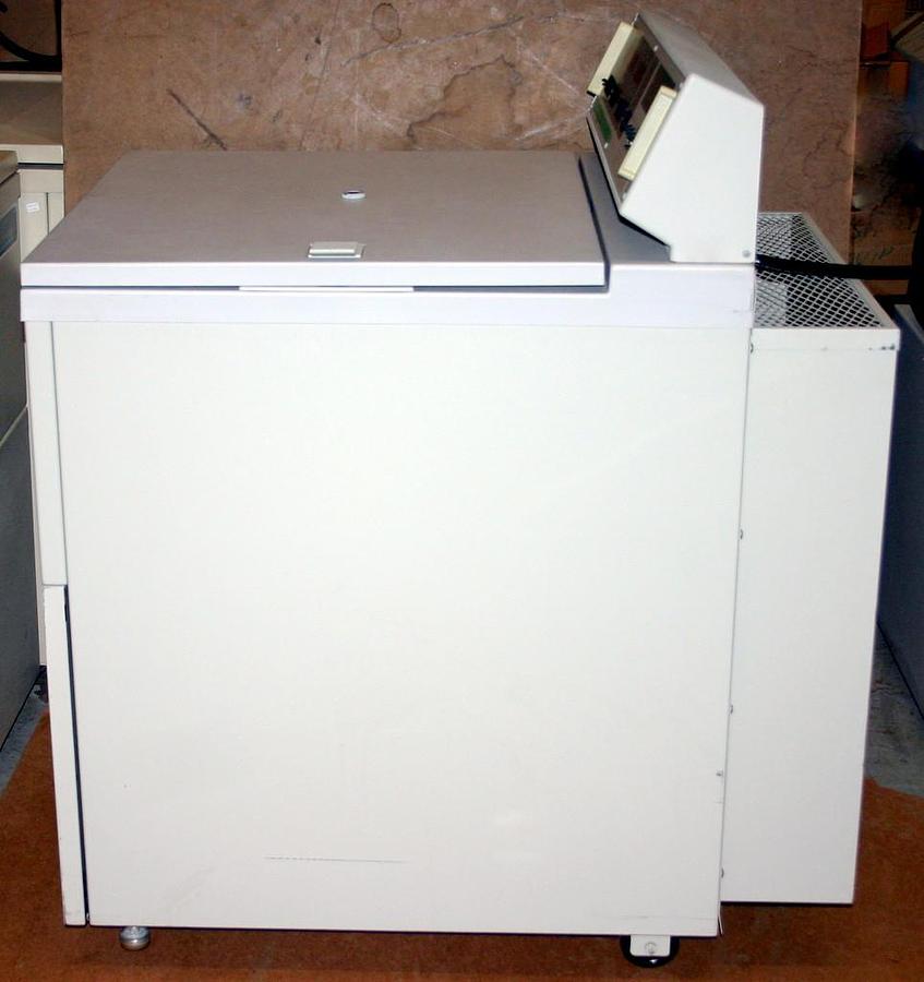 Used SORVALL REFRIGERATED LOW SPEED CENTRIFUGE, MODEL RC3C PLUS WITH H6000A ROTOR RC3C Plus